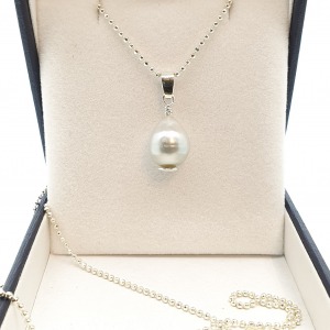 Silver Freshwater Pearl Necklace