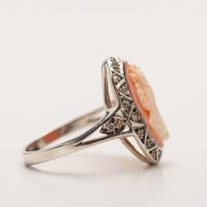 Cameo Ring - Lady and the Diamonds