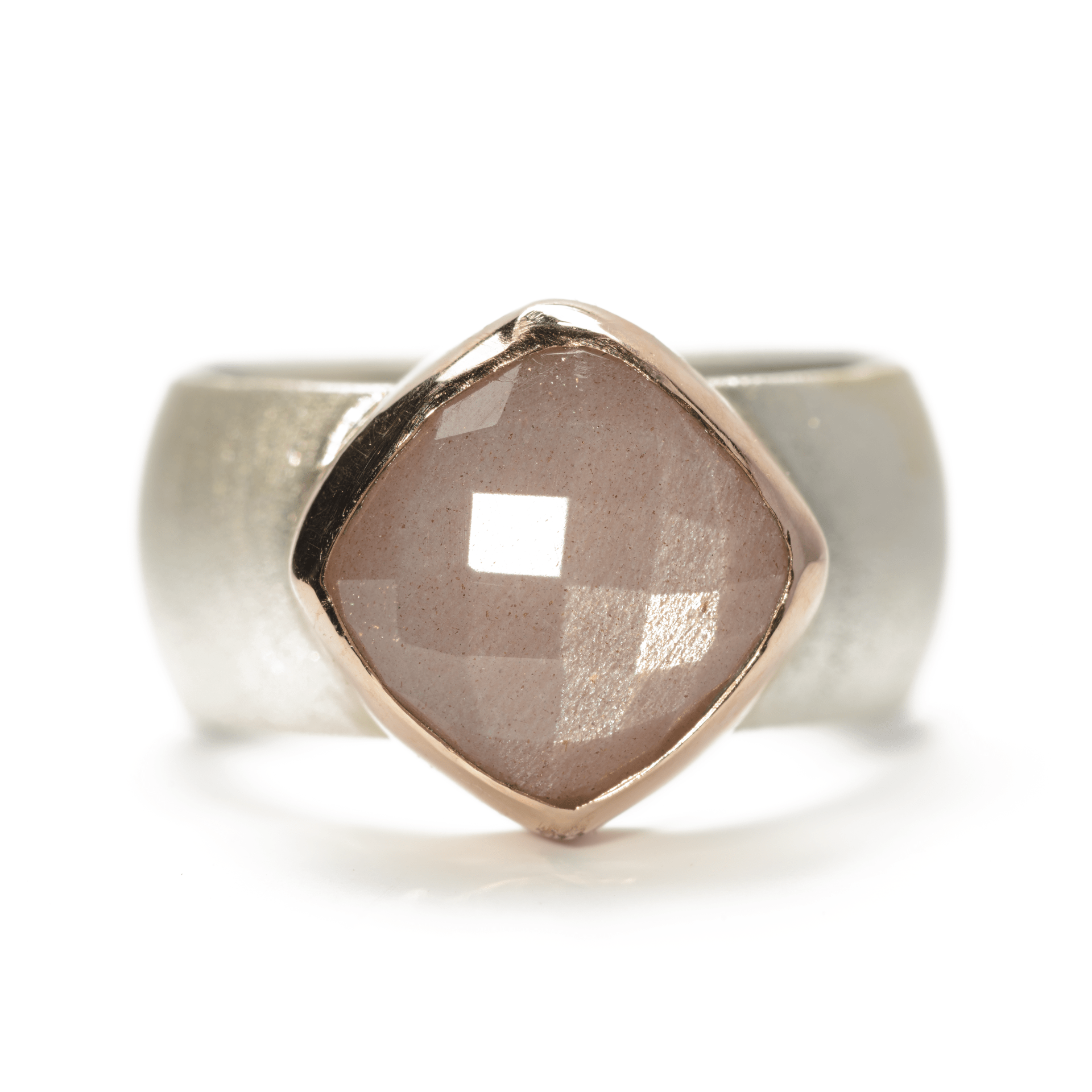 orange moonstone ring in red gold orange moonstone ring in red gold